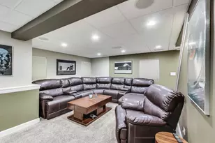 871 Rosebud Ct, Roselle, IL 60172 - Photo 18