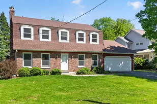 272 S Forest Ave, Batavia, IL 60510 - Photo 2