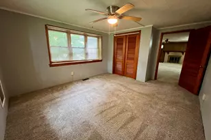 509 Lakeshore Dr, Oakland, IL 61943 - Photo 18