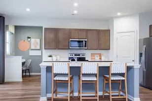 146 Furnas Dr, Batavia, IL 60510 - Photo 2