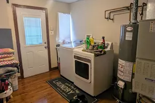 136 Iroquois St, Park Forest, IL 60466 - Photo 4