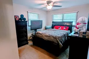 136 Iroquois St, Park Forest, IL 60466 - Photo 6