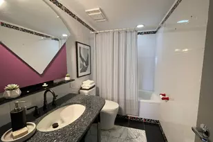 175 E Delaware Pl, Chicago, IL 60611 - Photo 18