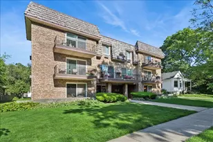 69 Lincoln Ave, Riverside, IL 60546 - Photo 2