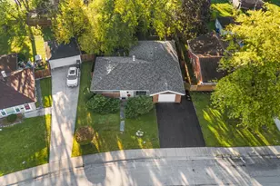 15501 Rose Dr, South Holland, IL 60473 - Photo 2