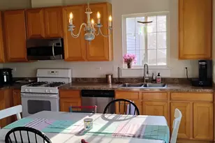 178 W Hampton Dr, Round Lake, IL 60073 - Photo 6