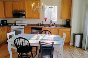 178 W Hampton Dr, Round Lake, IL 60073 - Photo 4