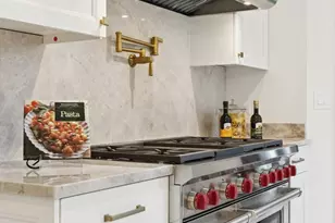 2430 Dorina Dr, Northfield, IL 60093 - Photo 20