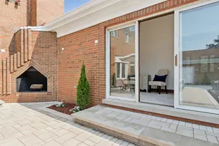 2430 Dorina Dr, Northfield, IL 60093 - Photo 68