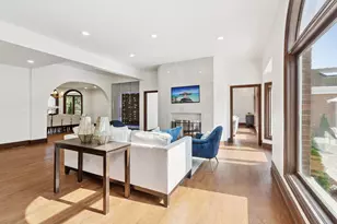 2430 Dorina Dr, Northfield, IL 60093 - Photo 10