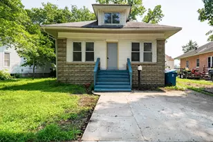 804 N Walnut St, Pontiac, IL 61764 - Photo 1