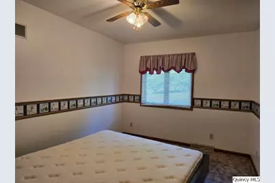 400 N 4th Street, Carthage, IL 62321 - Photo 12