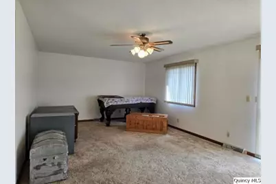 400 N 4th Street, Carthage, IL 62321 - Photo 8