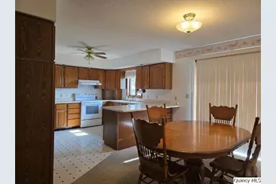 400 N 4th Street, Carthage, IL 62321 - Photo 4