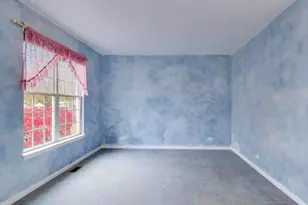 697 Providence Ln, Lindenhurst, IL 60046 - Photo 6