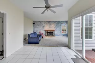 697 Providence Ln, Lindenhurst, IL 60046 - Photo 12