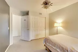 697 Providence Ln, Lindenhurst, IL 60046 - Photo 20