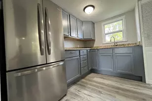 836 S Sumner Ave, Aurora, IL 60505 - Photo 6