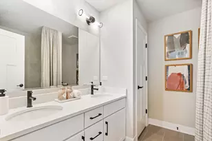 1 Hawthorn Rdg Dr, Hawthorn Woods, IL 60047 - Photo 32