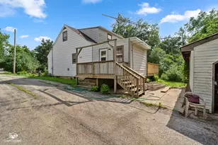 2103 Maple Rd, Joliet, IL 60432 - Photo 2