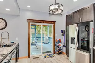 958 Campbell St, Joliet, IL 60435 - Photo 10