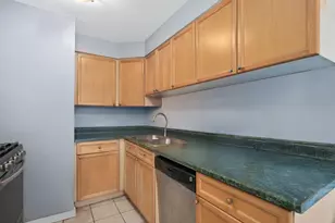 2424 W Estes Ave, Chicago, IL 60645 - Photo 4