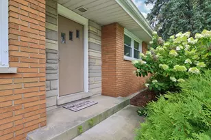 23W285 Armitage Ave, Glen Ellyn, IL 60137 - Photo 4