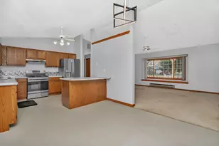 641 N Jackson Ave, Bradley, IL 60915 - Photo 14