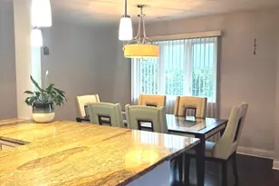 9332 Landings Ln, Des Plaines, IL 60016 - Photo 8