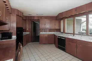 701 W Stearns Rd, Bartlett, IL 60103 - Photo 12