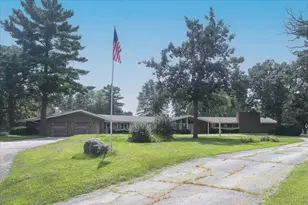 701 W Stearns Rd, Bartlett, IL 60103 - Photo 2