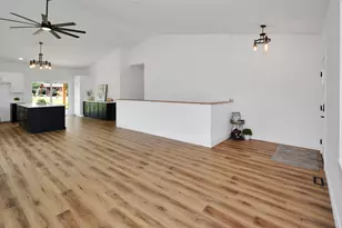 317 Waterford Estates Dr, Bloomington, IL 61704 - Photo 12