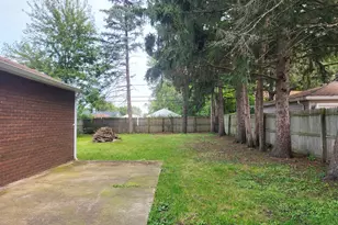 3811 N Park St, Westmont, IL 60559 - Photo 2