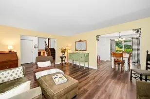 28W266 Hillview Ave, West Chicago, IL 60185 - Photo 6