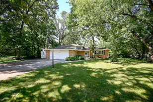 28W266 Hillview Ave, West Chicago, IL 60185 - Photo 2