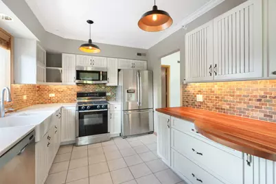 100 N Gary Avenue N #304, Wheaton, IL 60187 - Photo 10