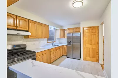 18207 Ravisloe Terrace, Country Club Hills, IL 60478 - Photo 4