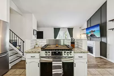 710 Greenbriar Lane, Lindenhurst, IL 60046 - Photo 10