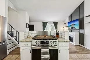 710 Greenbriar Ln, Lindenhurst, IL 60046 - Photo 10