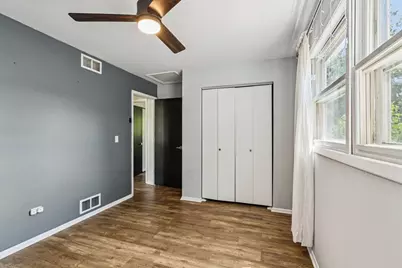 710 Greenbriar Lane, Lindenhurst, IL 60046 - Photo 22