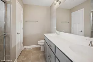 276 Masters Dr, Addison, IL 60101 - Photo 10