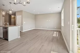 276 Masters Dr, Addison, IL 60101 - Photo 4