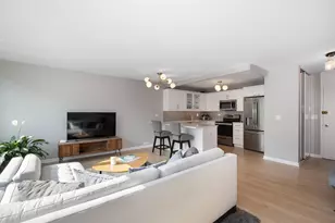 [Address not provided], Chicago, IL 60610 - Photo 6