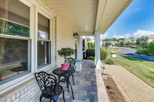 48 W Brentwood Dr, Palatine, IL 60074 - Photo 2