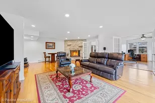 48 W Brentwood Dr, Palatine, IL 60074 - Photo 12