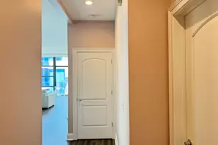 101 W Superior St, Chicago, IL 60654 - Photo 4