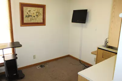 129 E Locust Street, Dekalb, IL 60115 - Photo 22