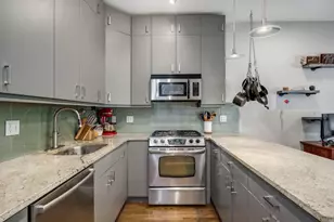 1958 W Byron St, Chicago, IL 60613 - Photo 6