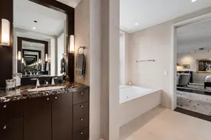 159 E Walton Pl, Chicago, IL 60611 - Photo 38