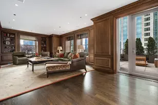 159 E Walton Pl, Chicago, IL 60611 - Photo 10